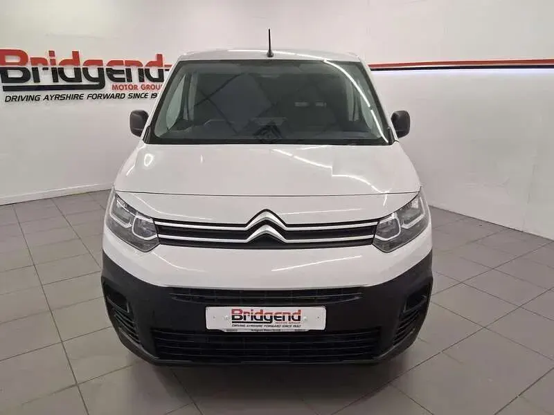 Used Citroën Berlingo 100 HP (73 kW) 2023 White MPV