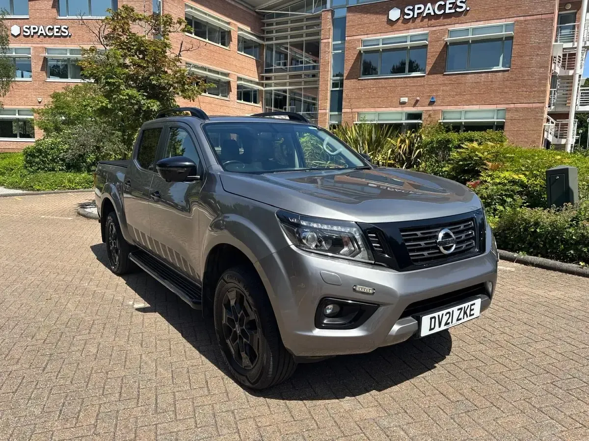 Used Nissan Navara N-Guard 190 HP (139 kW) 2021 Grey Pickup