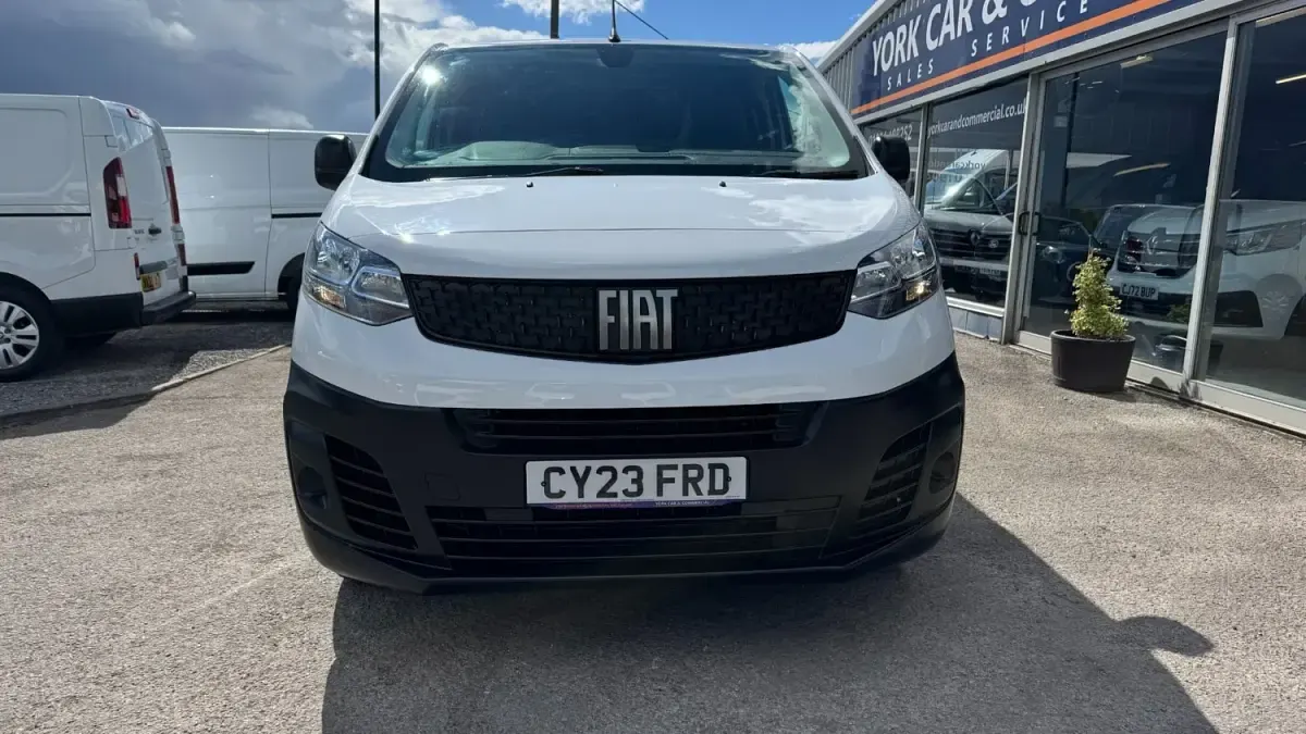 Usado Fiat Scudo S 143 HP (105 kW) 2023 Branco Van