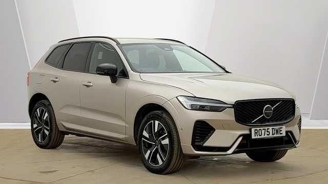Used Volvo XC60 Plus 345 HP (253 kW) 2025 Gold SUV