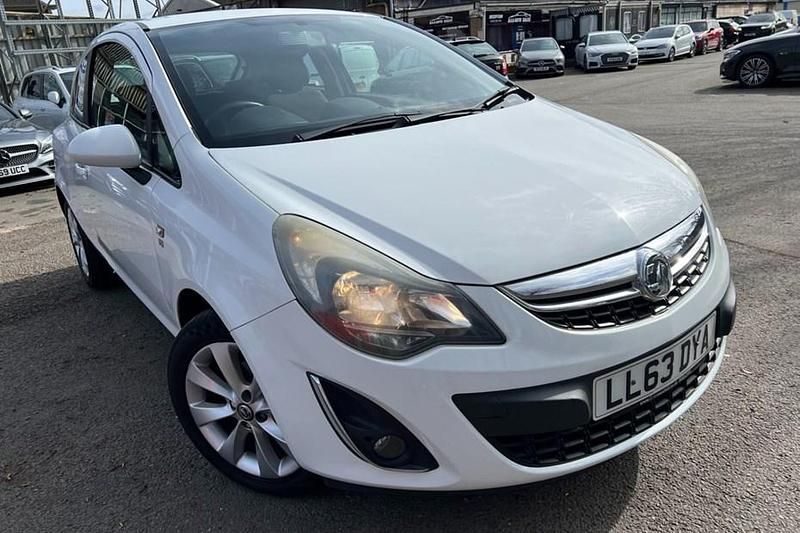 Used Vauxhall Corsa Excite 2014 White Hatchback