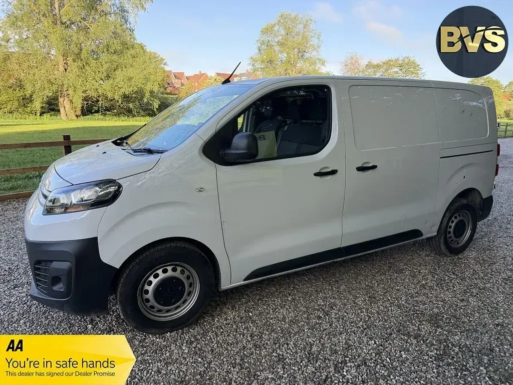 Used Citroën Dispatch 2023 White MPV
