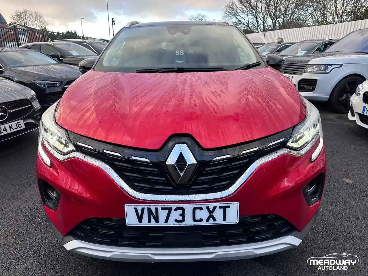 Used Renault Captur Techno 143 HP (105 kW) 2023 Red/black SUV