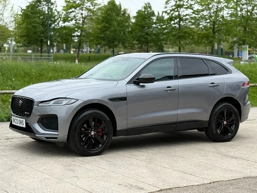 Usado Jaguar F-Pace R-Dynamic 2023 Cinzento SUV
