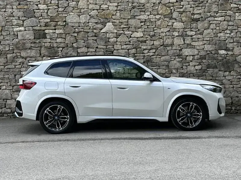 Usado BMW iX1 M Sport 230 kW (313 HP) 2023 Branco SUV