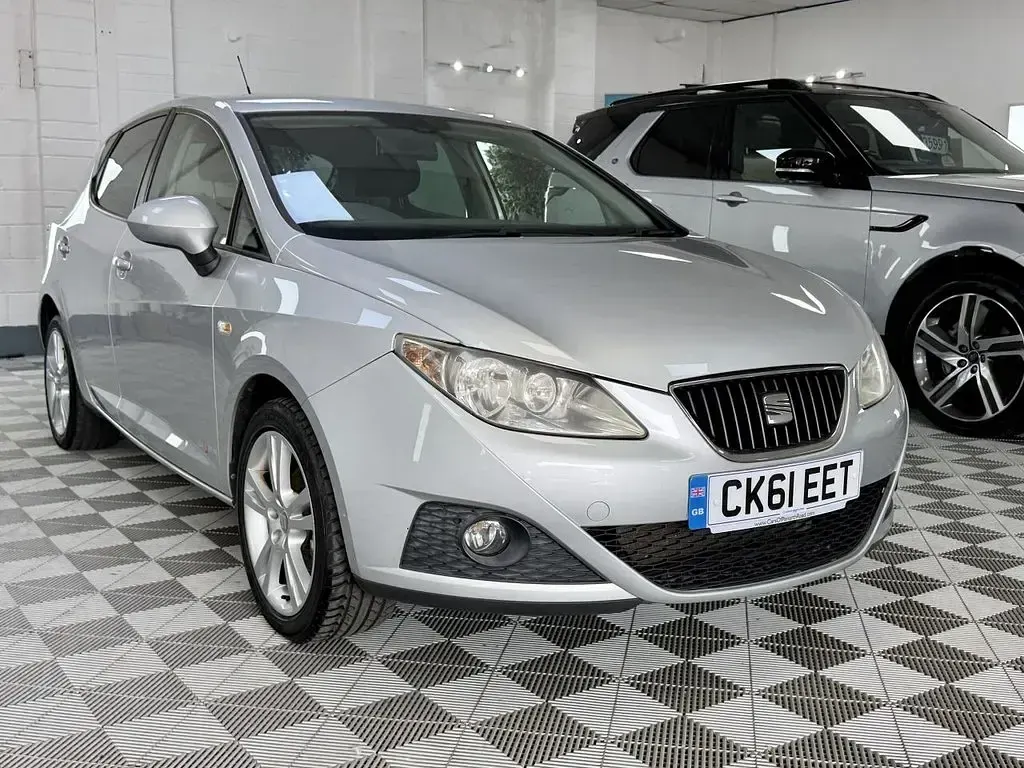 Used Seat Ibiza Copa 85 HP (62 kW) 2011 Silver Hatchback