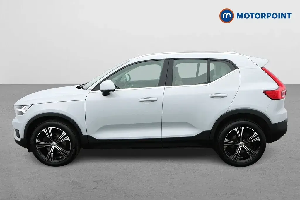Used Volvo XC40 Inscription 197 HP (144 kW) 2020 Silver SUV