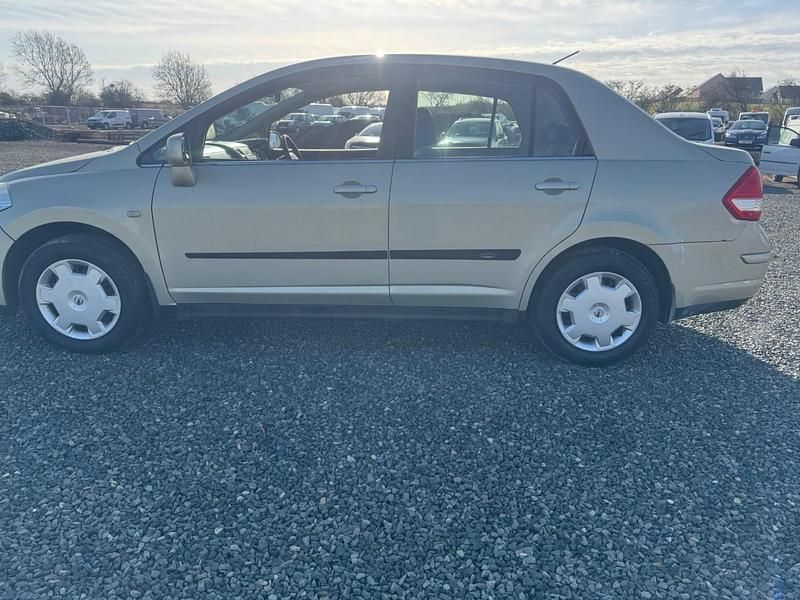 Używany Nissan Tiida 2009 Srebrny Hatchback