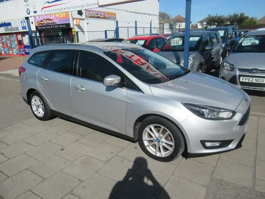 Used Ford Focus Zetec 120 HP (88 kW) 2015 Silver Estate