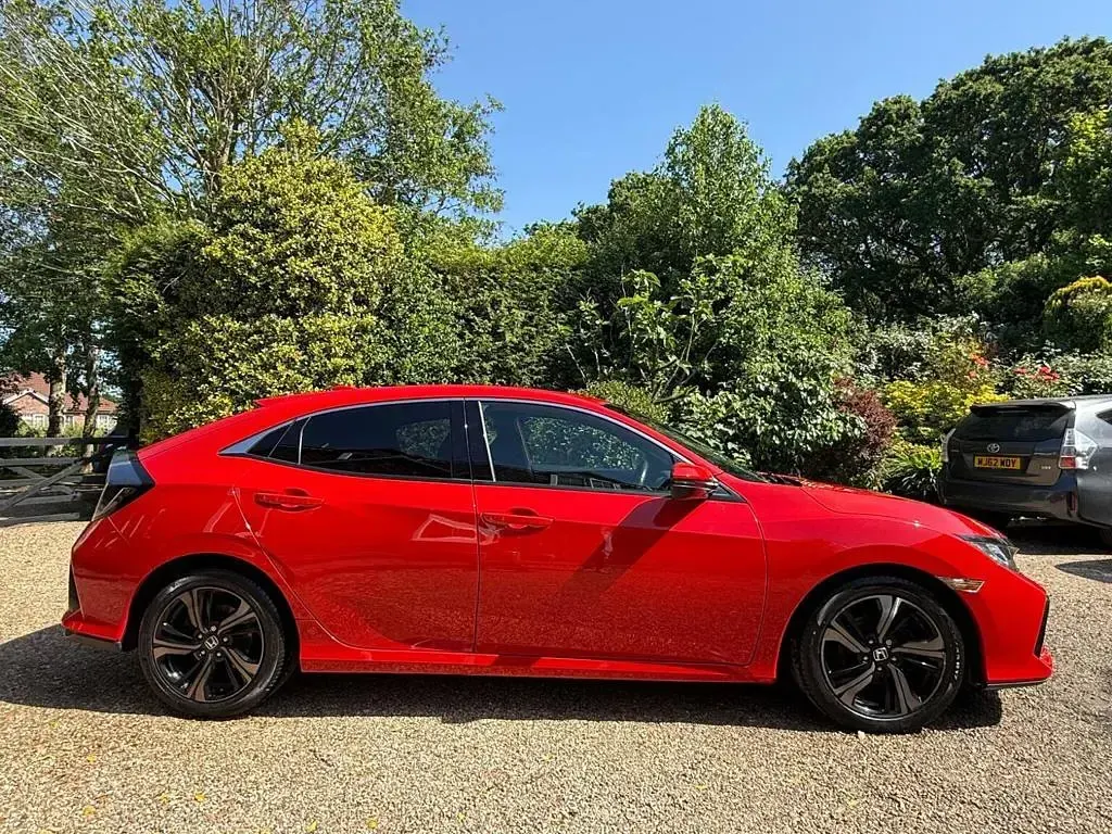 Used Honda Civic SR 2019 Red Hatchback