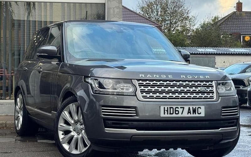 Used 2017 Land Rover Range Rover Vogue SE SUV | £23,995 (Fair price) - Image 1/4