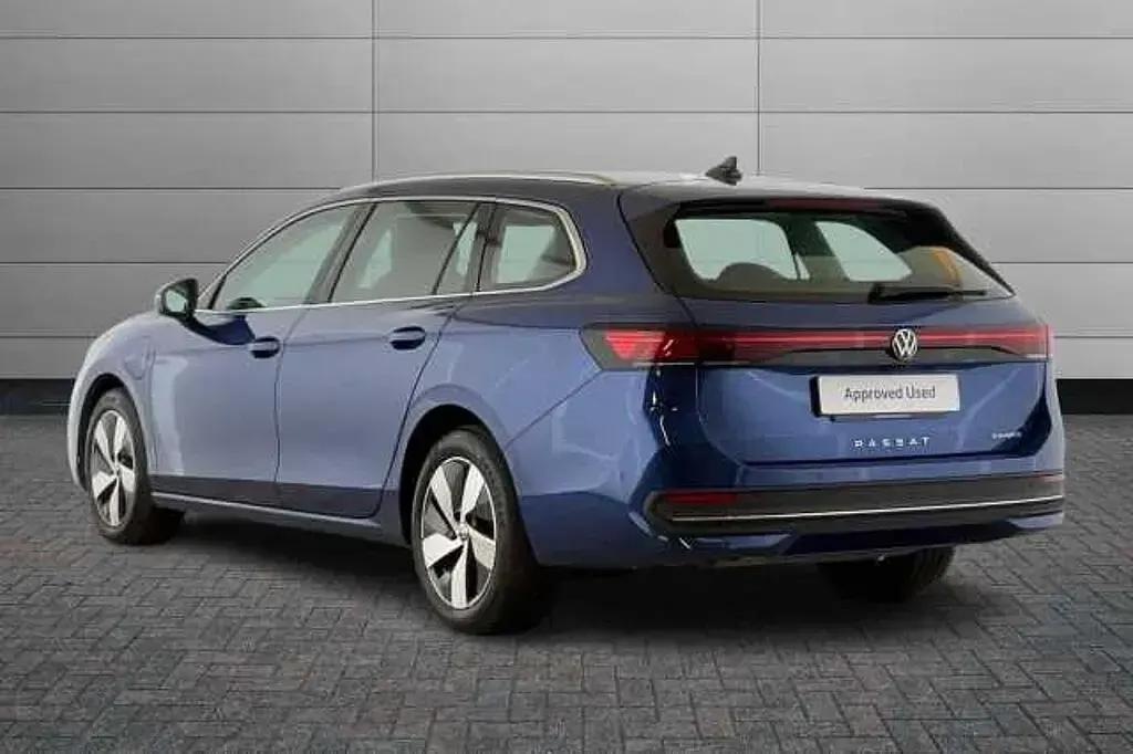 Used VW Passat Life 204 HP (150 kW) 2025 Reef blue Estate