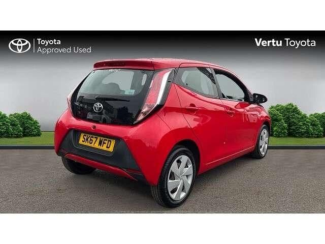 Used Toyota Aygo X-play 69 HP (50 kW) 2017 Red Hatchback