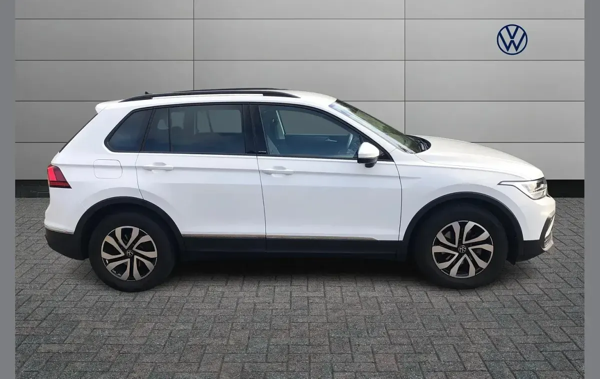 Used VW Tiguan Active 150 HP (110 kW) 2022 White SUV