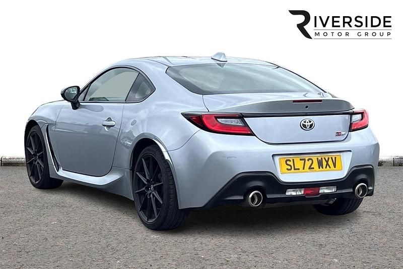 Used Toyota GR86 235 HP (172 kW) 2022 Silver Coupe