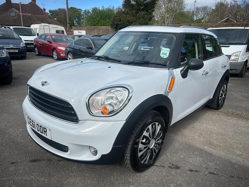 Begagnad Mini ONE 98 HK (72 kW) 2011 Vit Halvkombi