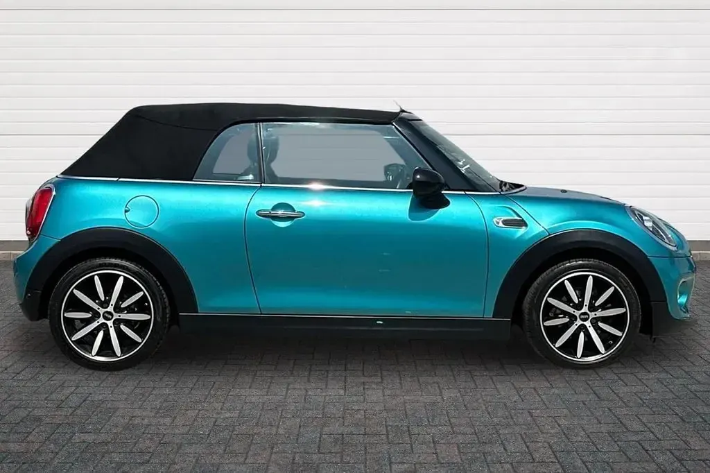 Used Mini Cooper Cabriolet Exclusive 136 HP (100 kW) 2019 Blue Cabriolet