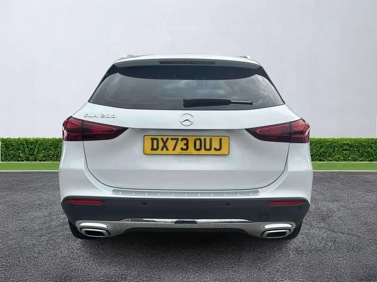 Used Mercedes GLA200 Executive 163 HP (119 kW) 2023 White SUV