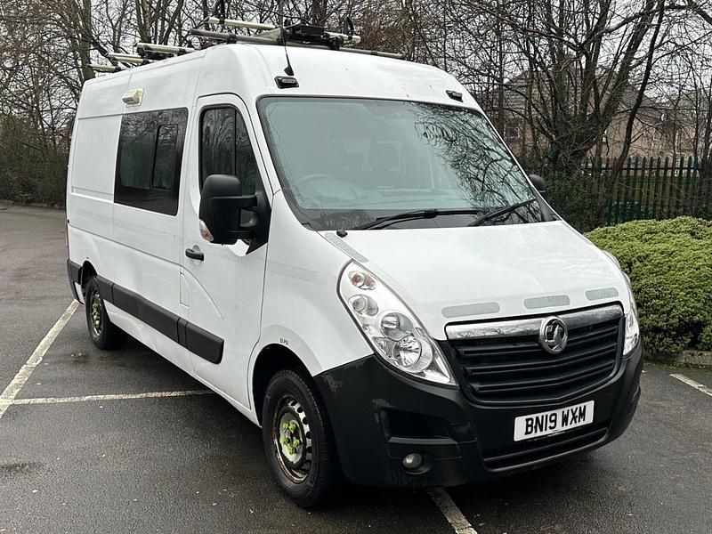 Used Vauxhall Movano 130 HP (95 kW) 2019 White MPV