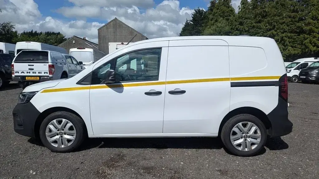 Used Renault Kangoo 95 HP (69 kW) 2023 White MPV