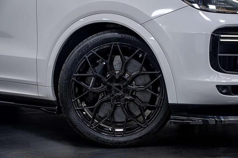 Used Porsche Cayenne Turbo 550 HP (404 kW) 2021 Black SUV