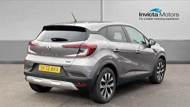 Used Renault Captur Evolution 143 HP (105 kW) 2023 Oyster grey SUV