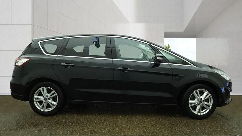 Usado Ford S-MAX Titanium 180 HP (132 kW) 2017 Preto Monovolume