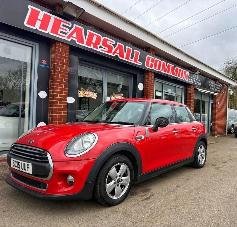 Used Mini ONE Hatch 102 HP (75 kW) 2015 Red Hatchback
