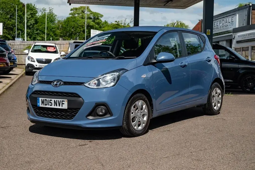 Used Hyundai i10 SE 87 HP (63 kW) 2015 Blue Hatchback
