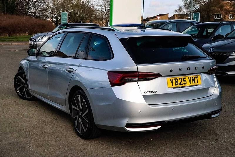 Used Skoda Octavia SportLine 147 HP (108 kW) 2025 Silver Estate