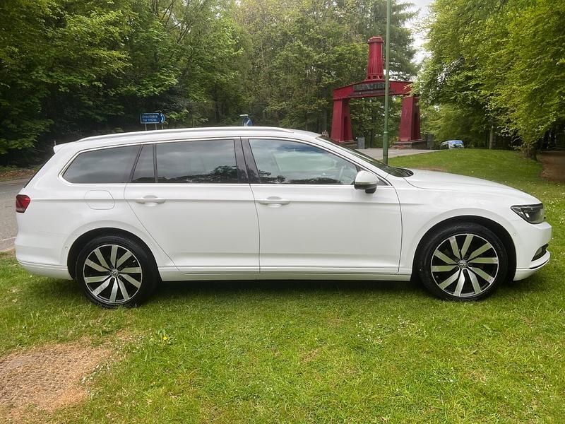 Used VW Passat Business 120 HP (88 kW) 2016 White Estate