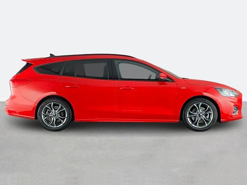 Used Ford Focus ST-Line 125 HP (91 kW) 2020 Red Estate