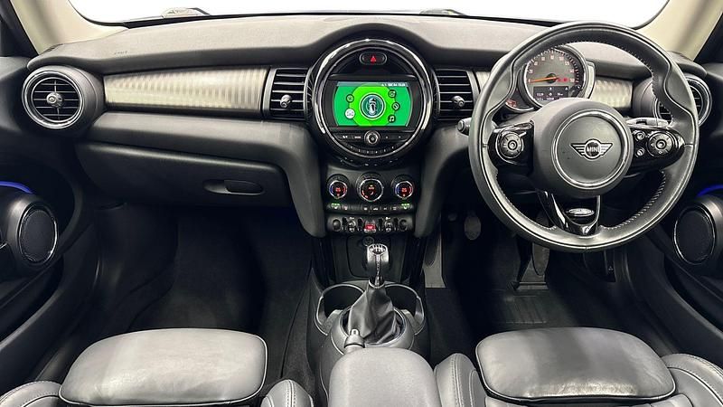 Usado Mini Cooper Exclusive 134 CV (98 kW) 2019 Azul Utilitario