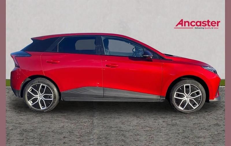 New MG MG4 EV Trophy 150 kW (204 HP) 2026 Tri coat  dynamic red Hatchback