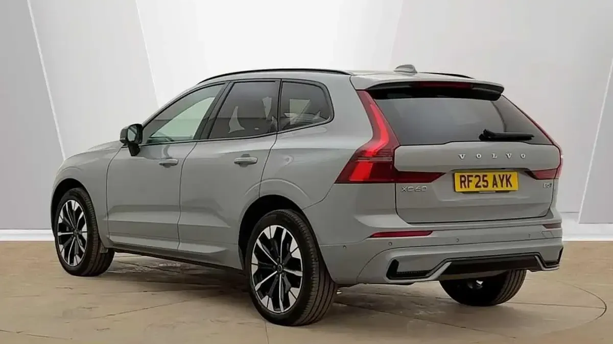 Used Volvo XC60 Plus 247 HP (181 kW) 2025 Grey SUV