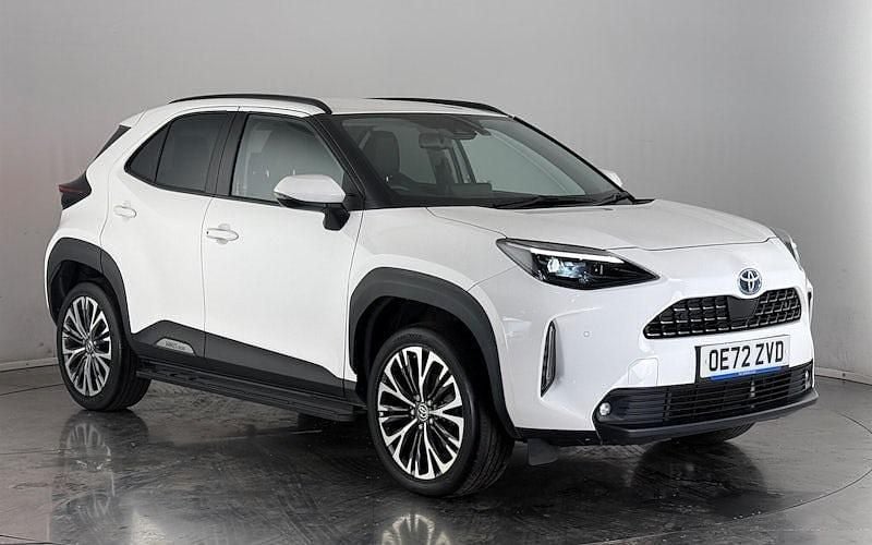 Used 2025 Toyota Yaris Hybrid Estate | £21,150 (Good price) - Image 1/3