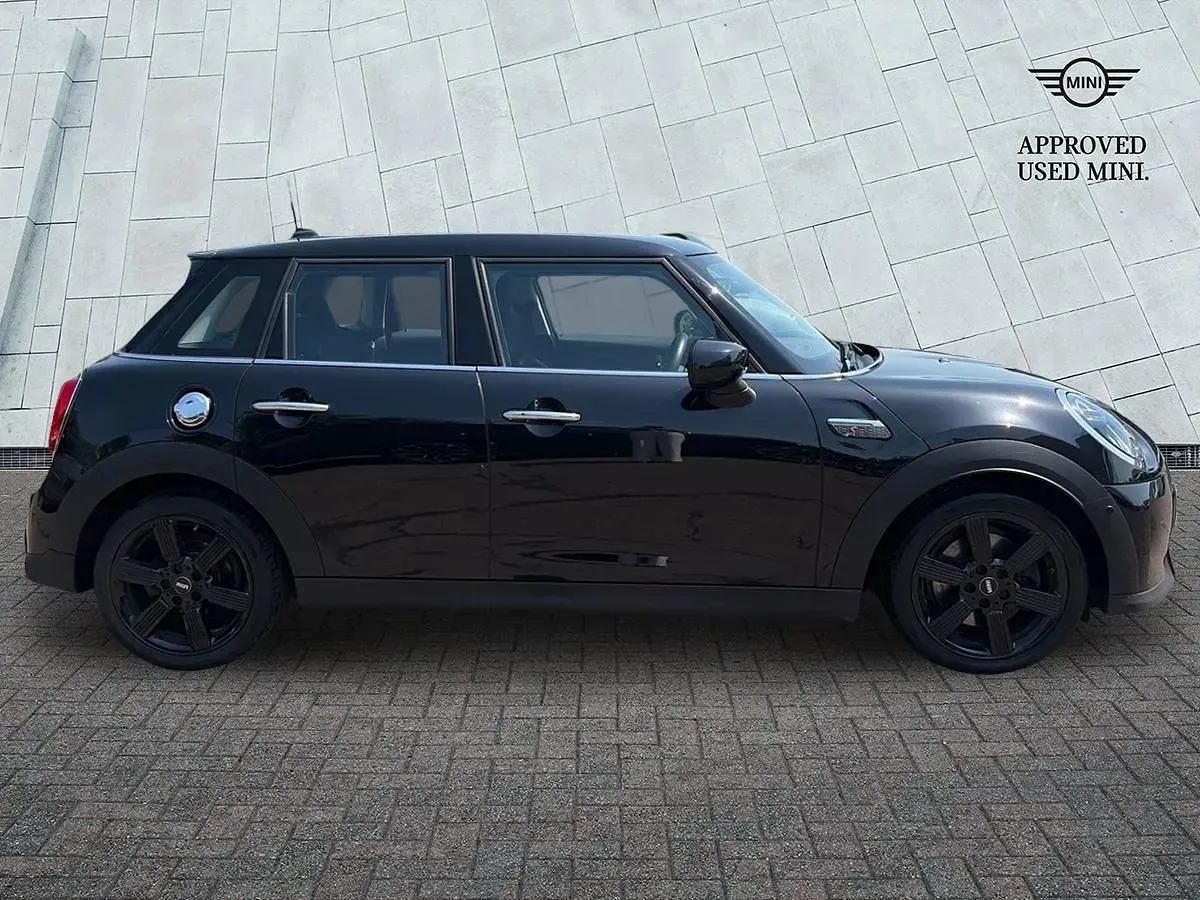 Used Mini Cooper S Classic 176 HP (129 kW) 2023 Black Hatchback