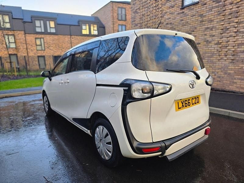 Used Toyota Sienta 2025 White MPV