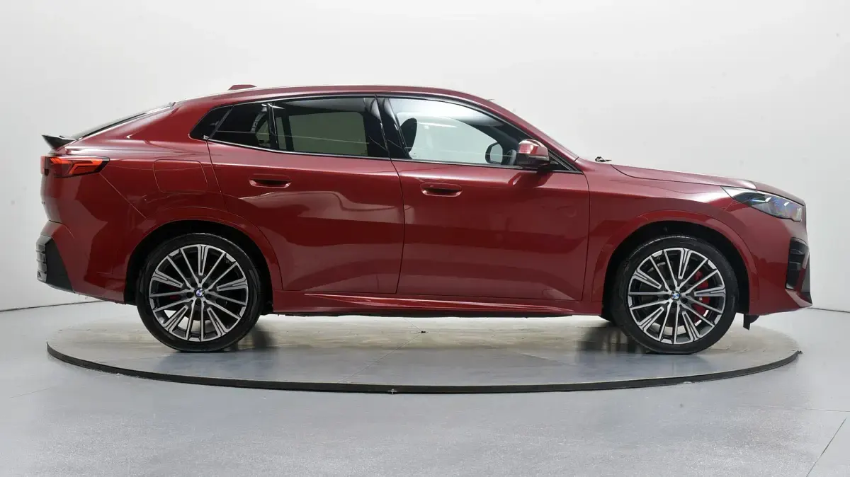 Used BMW iX2 M Sport 227 kW (309 HP) 2026 Red SUV