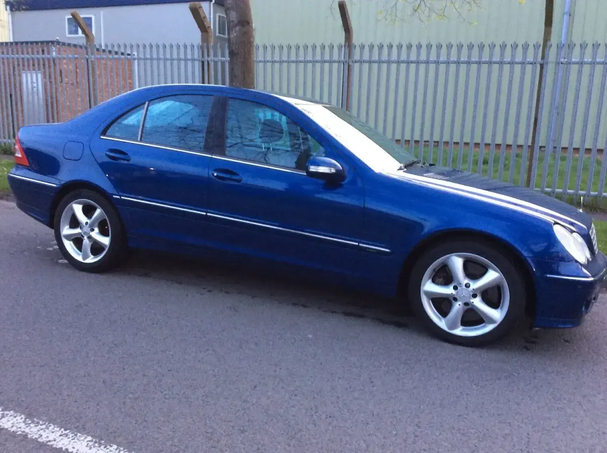 Used Mercedes C320 Avantgarde 2006 Blue Sedan