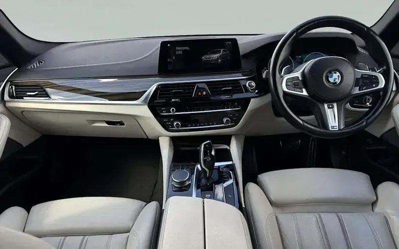 Used BMW 520 M Sport 190 HP (139 kW) 2018 Blue Estate