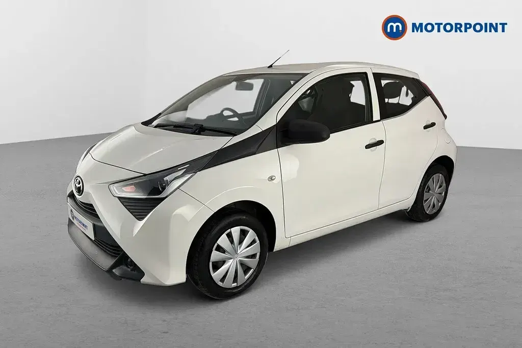 Used Toyota Aygo 72 HP (52 kW) 2018 White Hatchback