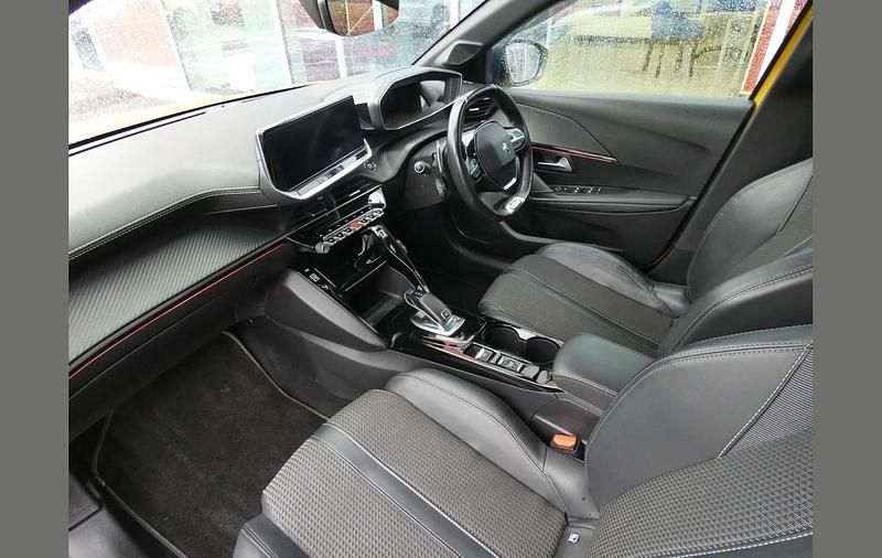 Used Peugeot 208 GT-line 128 HP (94 kW) 2020 Yellow Hatchback