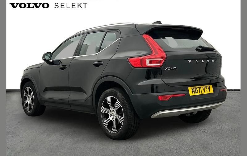 Used Volvo XC40 Inscription 161 HP (118 kW) 2021 Black SUV