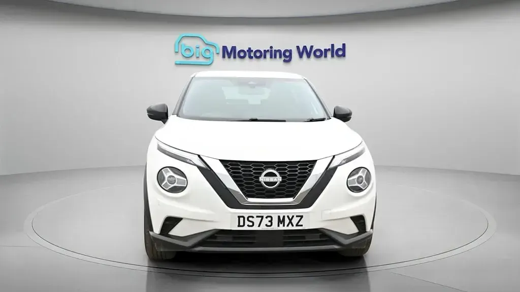 Usado Nissan Juke N-Connecta 114 HP (83 kW) 2024 Branco SUV