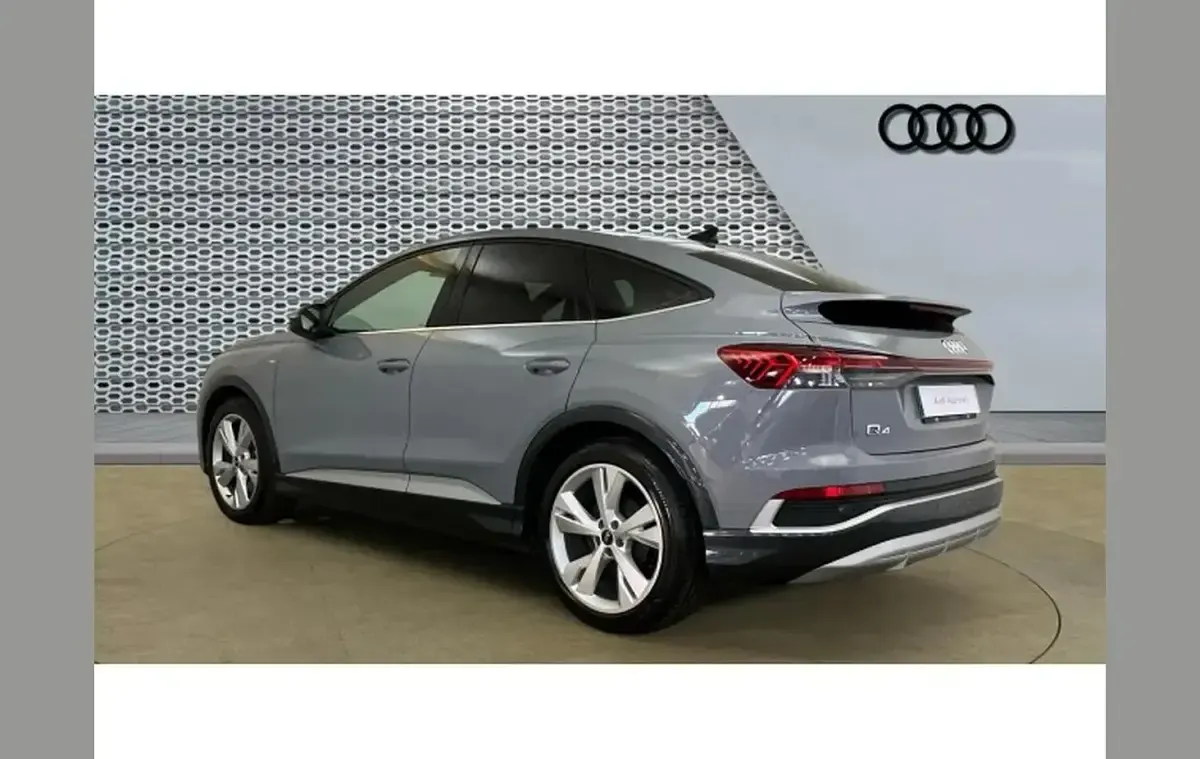 Usado Audi Q4 Sportback e-tron S-Line 150 kW (204 HP) 2022 Cinzento SUV