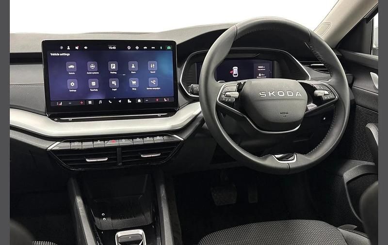 Used Skoda Octavia SE Technology 113 HP (83 kW) 2025 White Estate