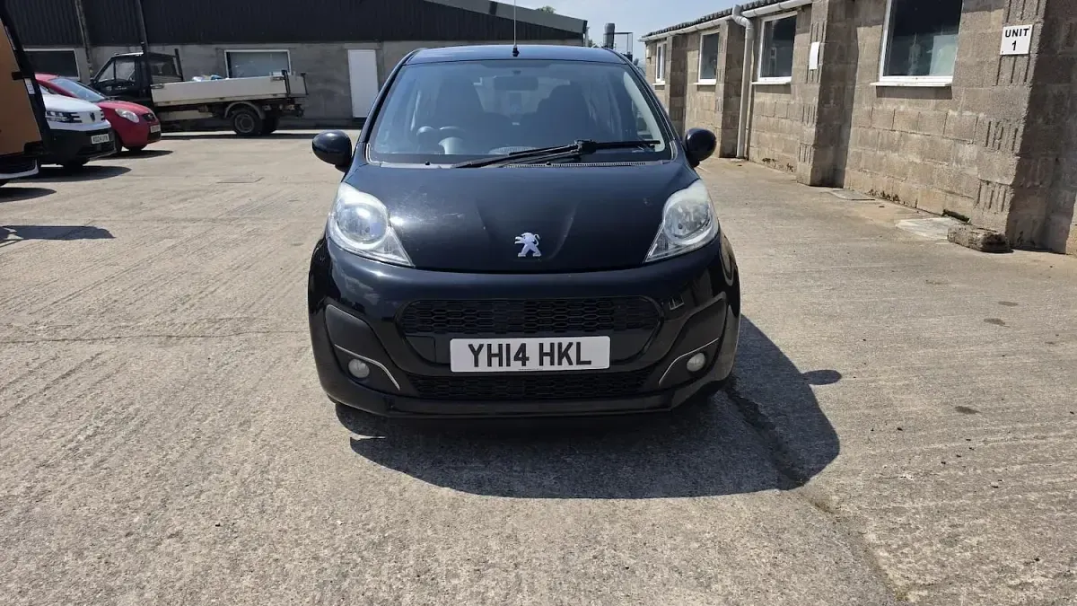 Used Peugeot 107 Active 68 HP (50 kW) 2014 Black Hatchback