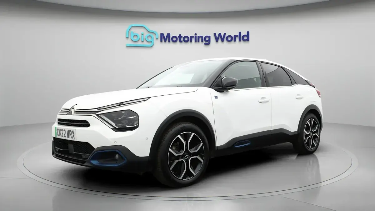 Usado Citroën e-C4 Shine 100 kW (136 CV) 2022 Blanco Utilitario