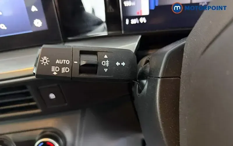 New Vauxhall Frontera Design Edition 83 kW (113 HP) 2025 White SUV